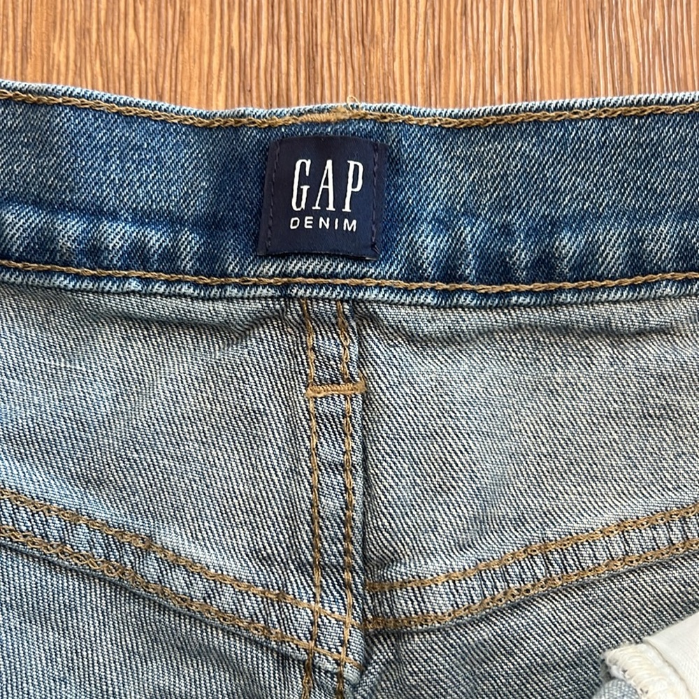 GAP High Rise Distressed Jean Shorts - Picture 2 of 5